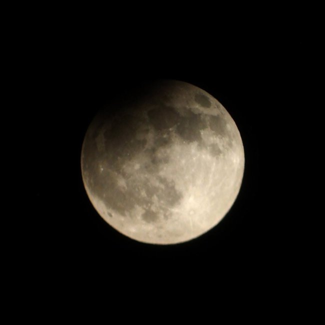 ../previews/001-2013-04-25-Lunar_eclipse_AstroDT-04.jpg.medium.jpeg